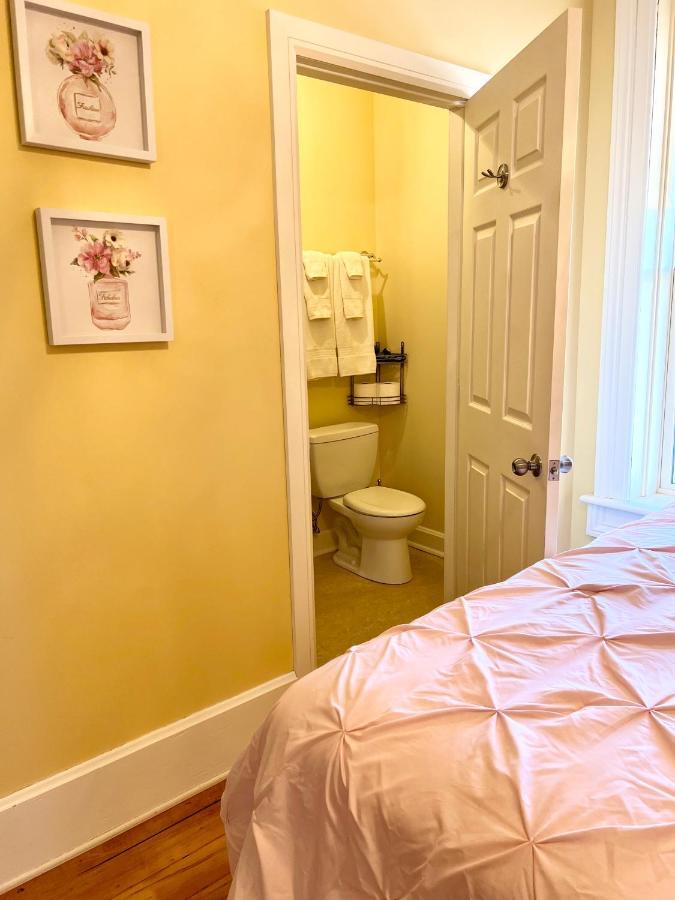 Hotel The Woodbridge House Kingsville Esterno foto