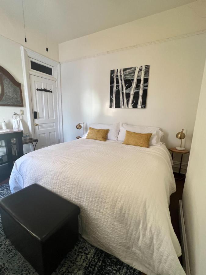 Hotel The Woodbridge House Kingsville Esterno foto